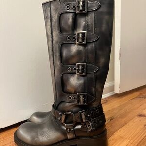 Steve Madden Rocky Silver Distressed Boots